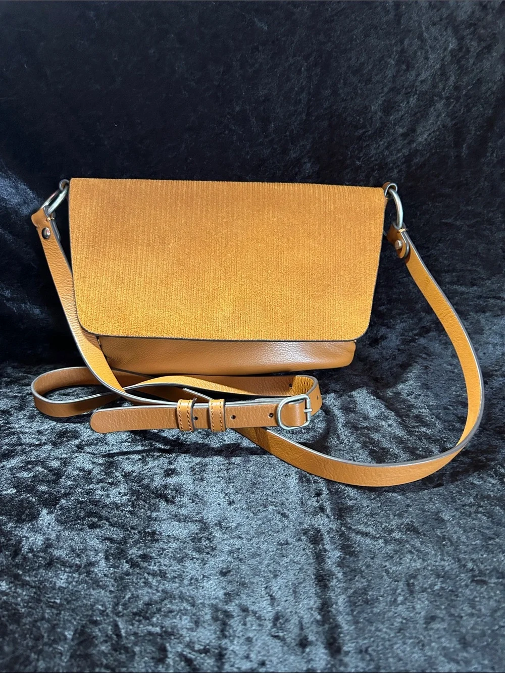 Treasure & Bond- Sleek Mustard Crossbody Bag - Women's Shoulder Purse